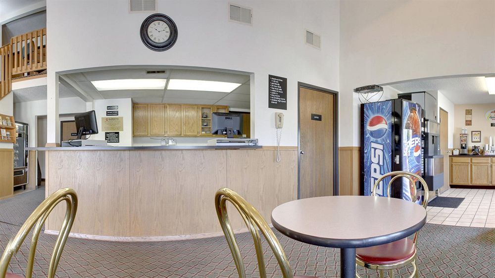 Super 8 By Wyndham West Plains Motel Buitenkant foto