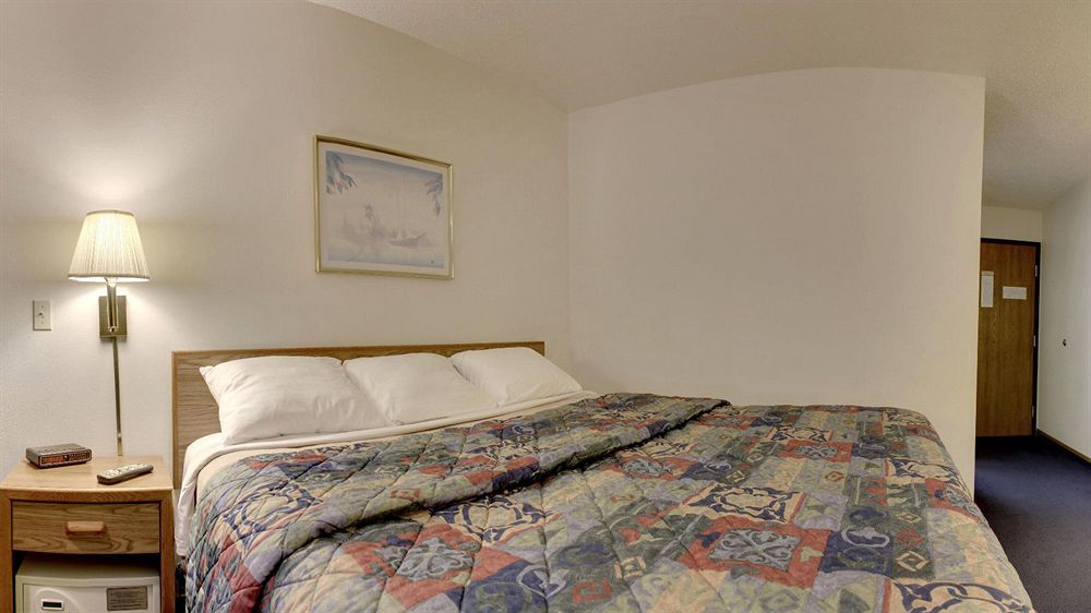 Super 8 By Wyndham West Plains Motel Buitenkant foto