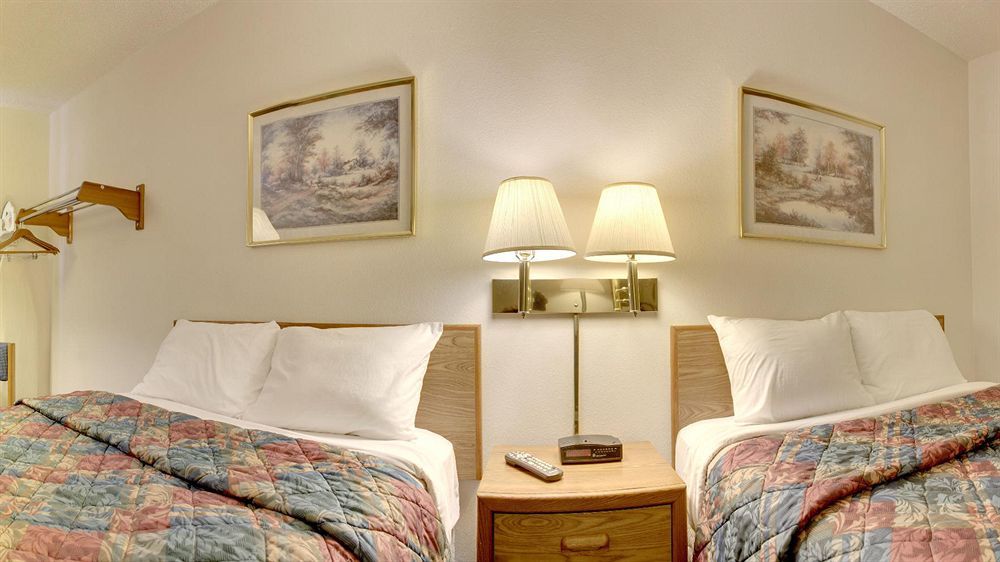 Super 8 By Wyndham West Plains Motel Buitenkant foto