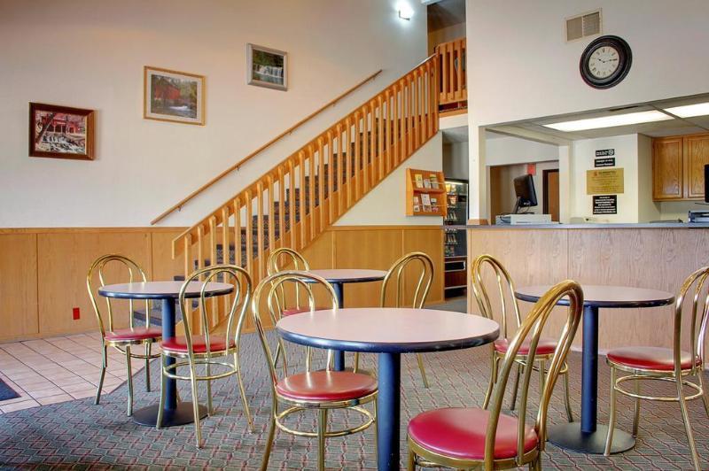 Super 8 By Wyndham West Plains Motel Buitenkant foto