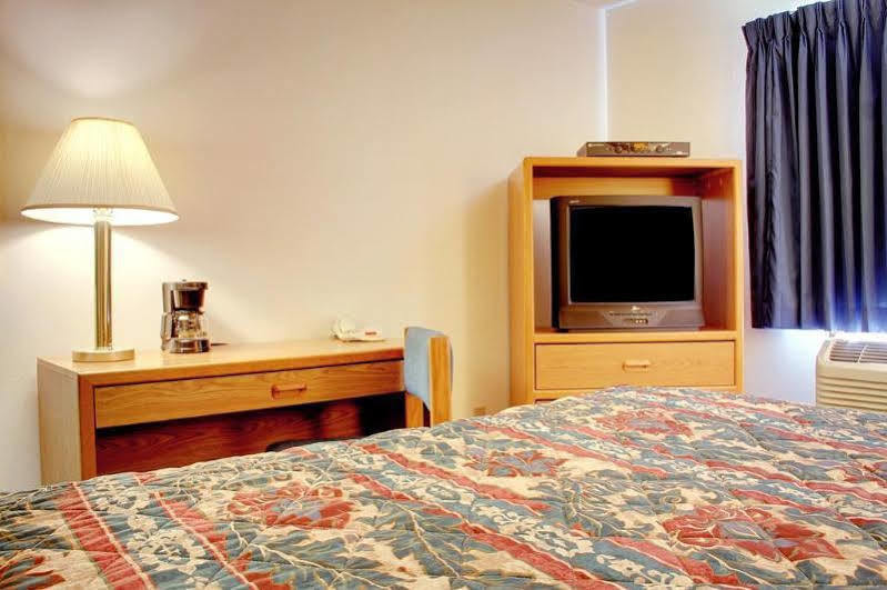 Super 8 By Wyndham West Plains Motel Buitenkant foto